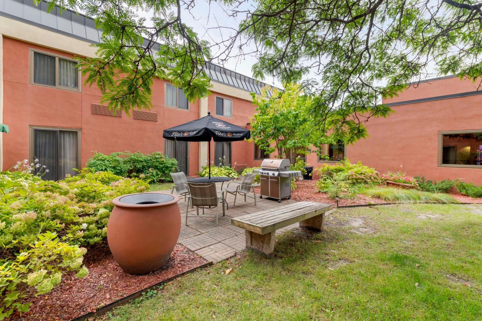 Best Western Plus St. Paul North/Shoreview Exterior foto